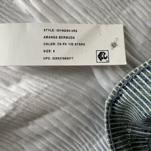 🆕 Gloria Vanderbilt Amanda Denim Bermuda Shorts size 6 - Picture 8 of 10